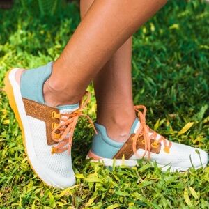 OluKai Wailuku Women’s Sneakers Size 8 Lightweight Trail Running Shoes NWT